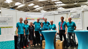 Teil des GWÖ Standteams auf dem Kirchentag