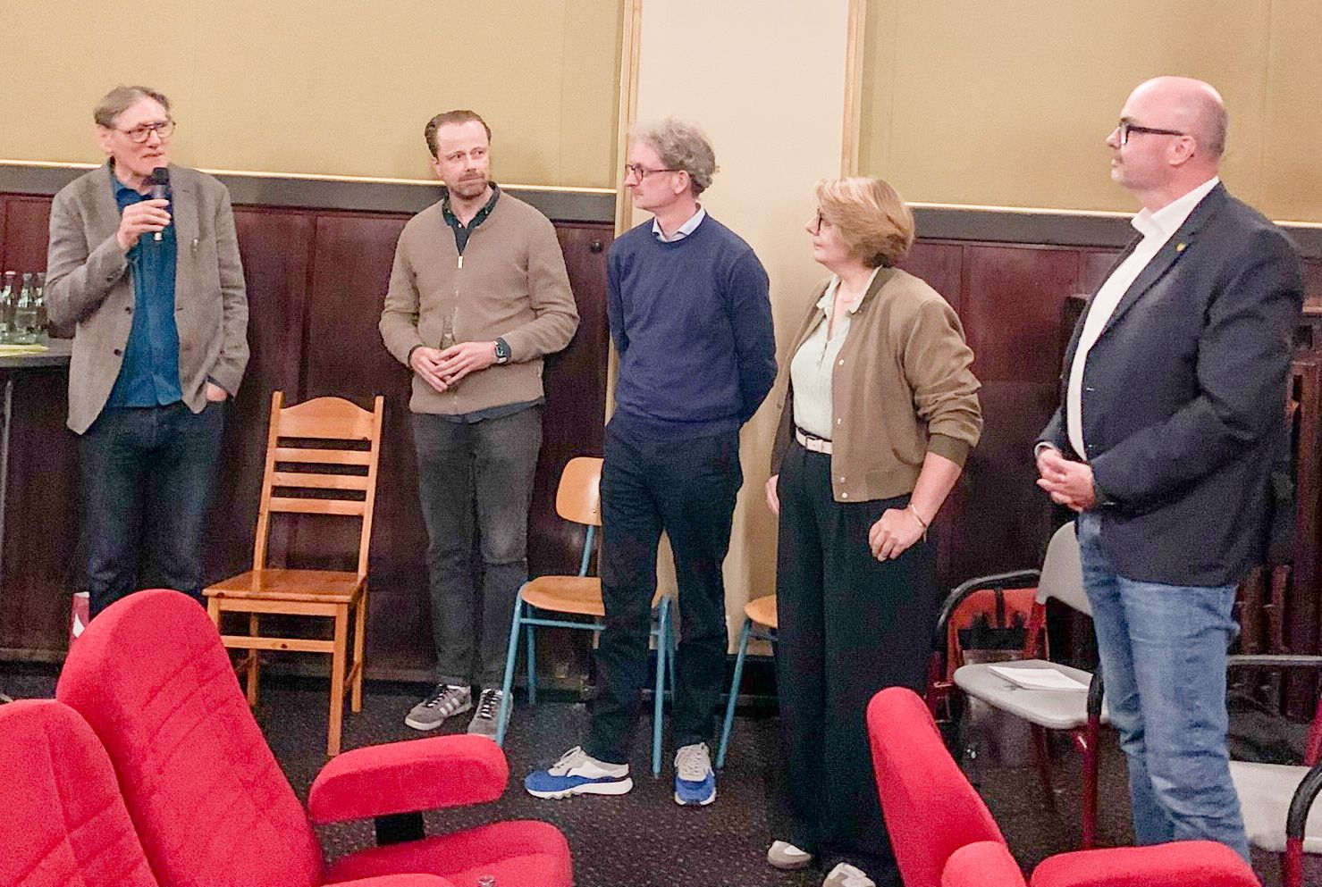 Podiumsteilnehmer*innen